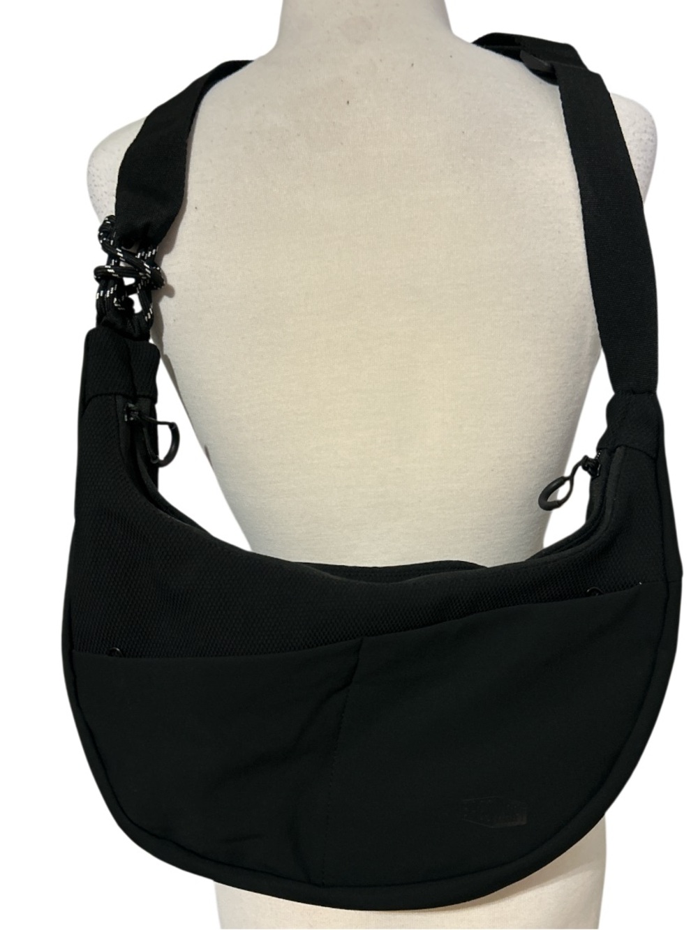 Bagsmart travel black medium reiki hobo bag